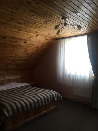 Гостевой дом Guest house Zatishniy dvir Яремче Двухместный номер с 1 кроватью и собственной ванной комнатой-21