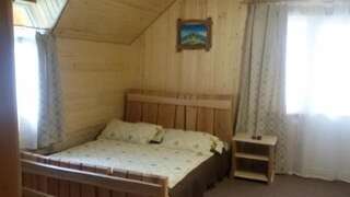 Гостевой дом Guest house Zatishniy dvir Яремче Шале с 3 спальнями-7