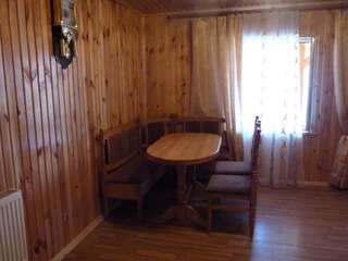 Гостевой дом Guest house Zatishniy dvir Яремче Коттедж с 3 спальнями-1